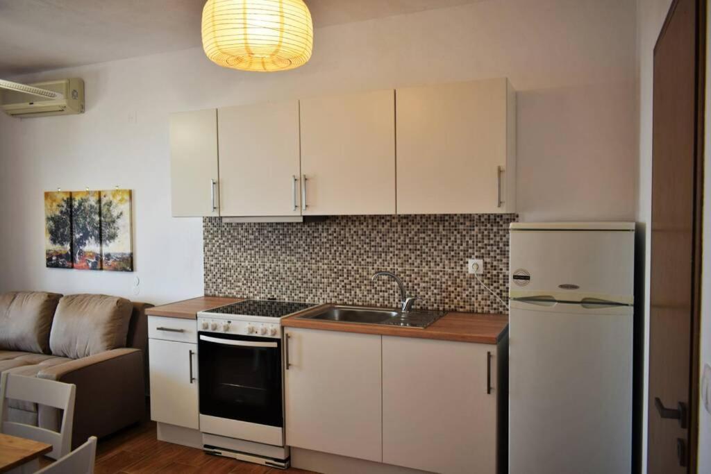 Meltemi Appartment Патитири Екстериор снимка
