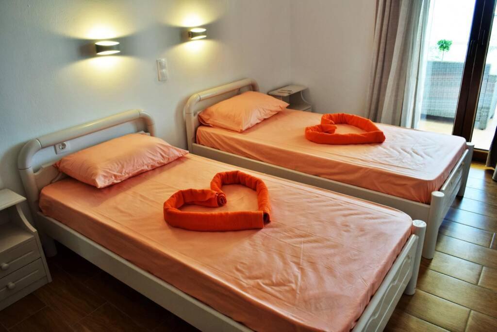 Meltemi Appartment Патитири Екстериор снимка